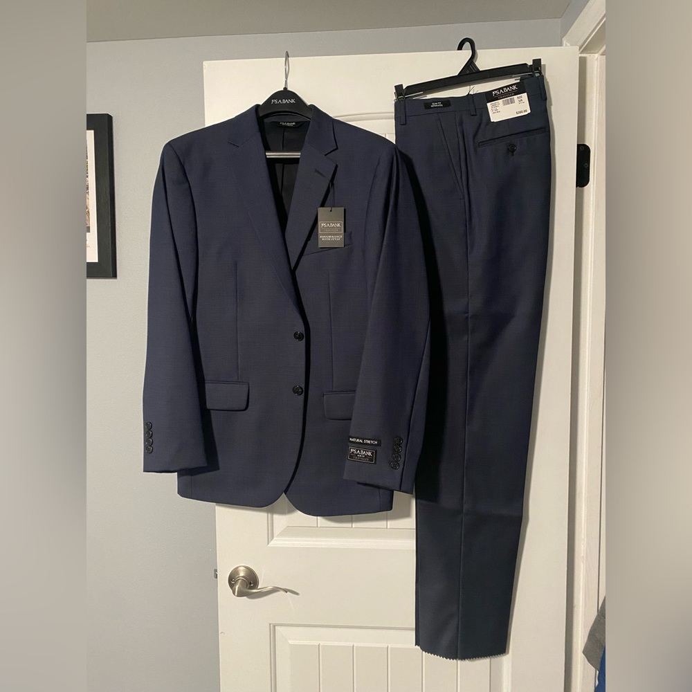 NWT Men’s Navy Jos A Bank Suit